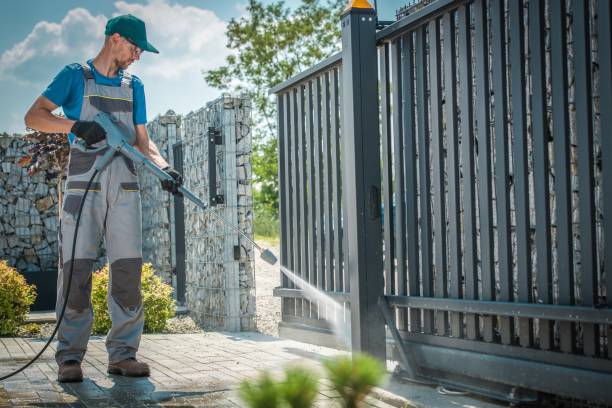 Best Pool Deck Cleaning  in Hilton, NY
